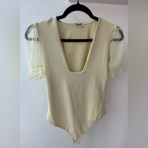 Free People NWOT Yellow‎ Bodysuit with Bubble Sleeves Size S